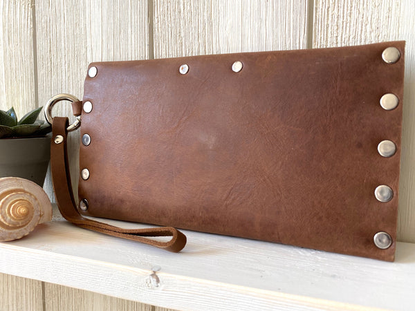 Signature Wallet in Saddle Brown